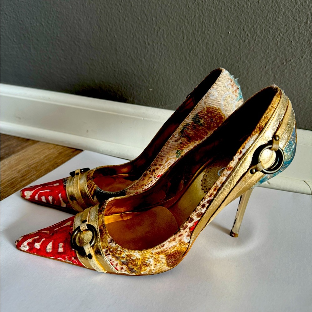 ALDO, Size 8.5, Gold Patterned Pumps